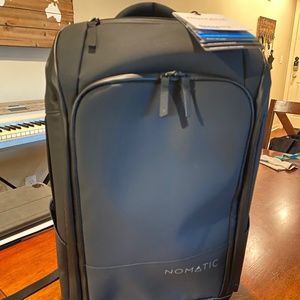 Nomatic Backpack 20-24L